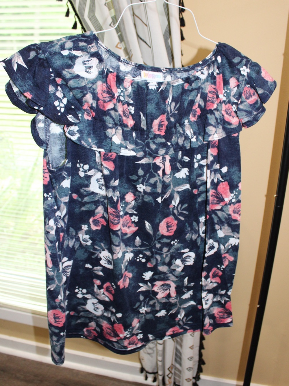 LuLaRoe Floral Flutter Sleeve Pleated Blouse | Medium | Navy Pink